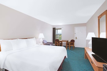 Standard Room, 1 King Bed