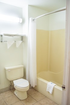 Standard Room, 1 King Bed, Accessible