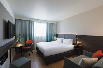 Suite, 1 Queen Bed with Sofa bed