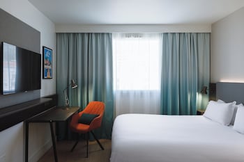 Standard Room, 1 Queen Bed, Accessible