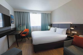 Suite, 1 Queen Bed with Sofa bed