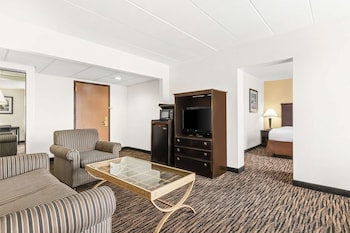Suite, 1 King Bed, Non Smoking (with Sofabed)
