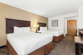 Standard Room, 2 Queen Beds, Non Smoking