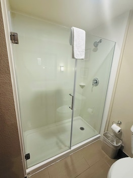 Suite, 1 King Bed with Sofa bed, Non Smoking