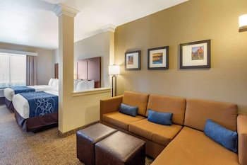 Suite, Multiple Beds, Non Smoking (Upgrade)