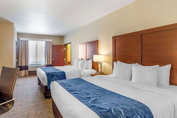 Suite, Multiple Beds, Non Smoking (2 Queen Beds & 2 Person Sofa bed)