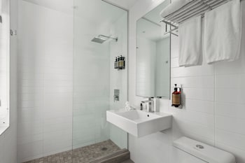 Partial Ocean View King