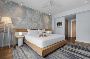 Partial Ocean View King