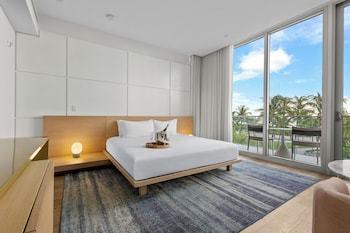 Ocean Front Signature Suite with Terrace