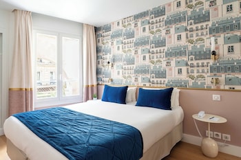 Double Room - Complimentary soft minibar,courtesy tray, Chromecast and digital press