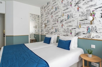 Family Room ( 2 Rooms) - Complimentary soft minibar,courtesy tray, Chromecast and digital press