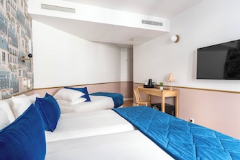 Triple room - Complimentary soft minibar,courtesy tray, Chromecast and digital press