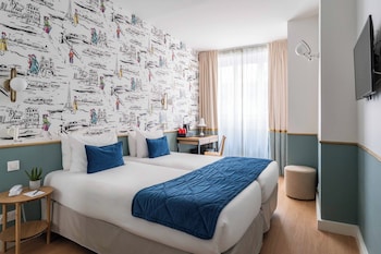 Family Room ( 2 Rooms) - Complimentary soft minibar,courtesy tray, Chromecast and digital press