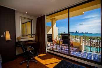 Premium Room, 1 King Bed, Sea View