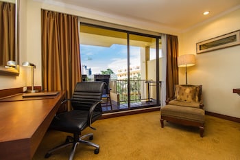 Premium Room, 1 King Bed, Garden View