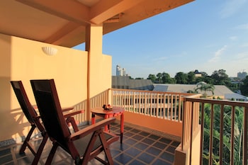 Premium Room, 1 King Bed, Garden View