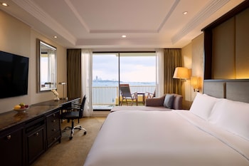 Club Room, 1 King Bed