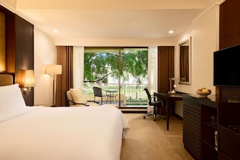 Premium Room, 1 King Bed, Garden View