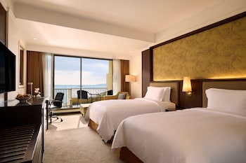 Premium Room, 1 King Bed, Garden View