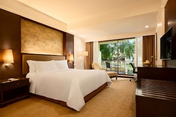 Premium Room, 1 King Bed, Garden View