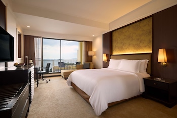 Premium Room, 1 King Bed, Sea View