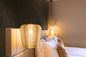 The Emperors Crown Suite