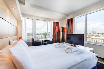 Business Suite, 1 King Bed