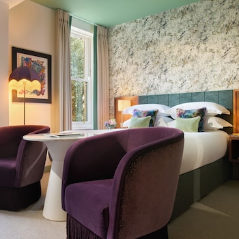 Deluxe Room, 1 Queen Bed