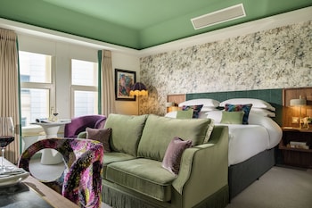 Premium Room, 1 King Bed