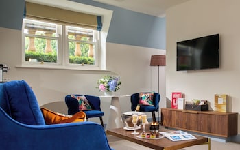 Signature Suite