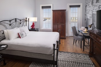 Room, 1 King Bed, Balcony, River View