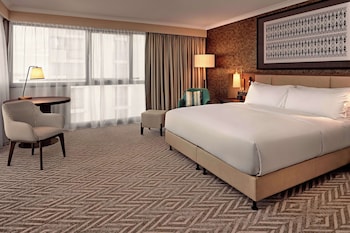Premium Room, 1 King Bed, Corner (Panorama)