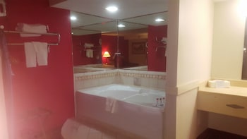 Honeymoon Suite, 1 King Bed with Sofa bed