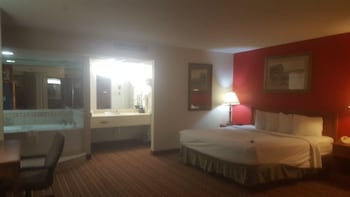 Honeymoon Suite, 1 King Bed with Sofa bed