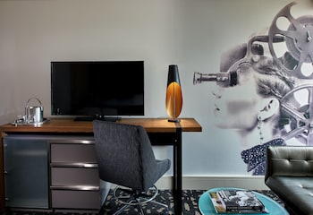 Room, 2 Double Beds (Skyline View)