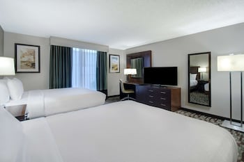 Room, 2 Queen Beds (Atrium Building)