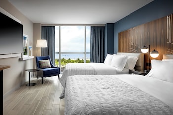 Deluxe Room, 2 Queen Beds (Mobility Accessible, Roll-In Shower)