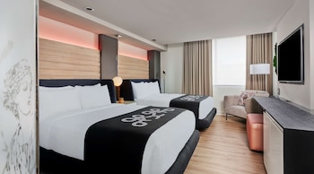 Room, 2 Double Beds, Roll-in Shower (Mobility/Hearing Accessible)