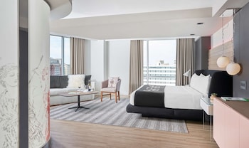Studio, 1 King Bed (Zena Circle View)