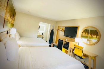 Room, 2 Queen Beds, Non Smoking