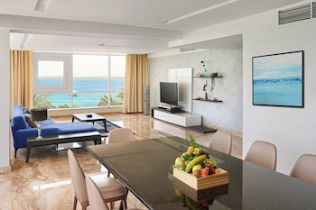 Suite, 1 Bedroom, Sea View (Balcony)