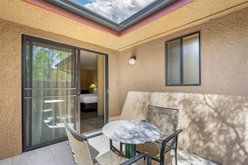 Suite, 1 King Bed, Non Smoking, Refrigerator & Microwave, No Pets (Adults Only)