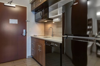 Suite, 1 King Bed, Non Smoking