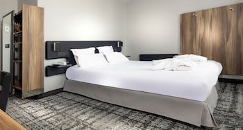 Club, One Double Bed