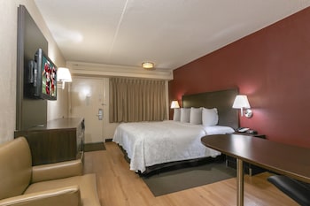 Premium Room, 1 King Bed (Upgraded Bedding & Snack, Smoke Free)