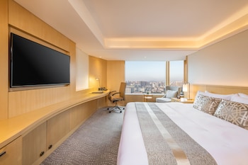 Standard Room City View Queen Bed