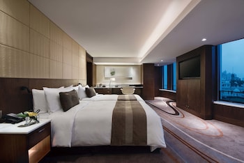 Deluxe Room City View Twin Bed