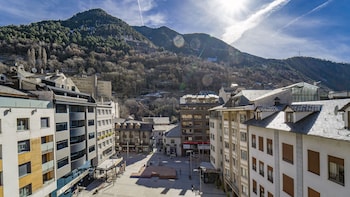 Deluxe Double or Twin Room, City View