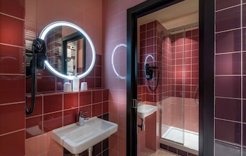 Comfort Double Room (Paris)