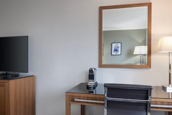 Superior Room, 1 King Bed (Partial View)
